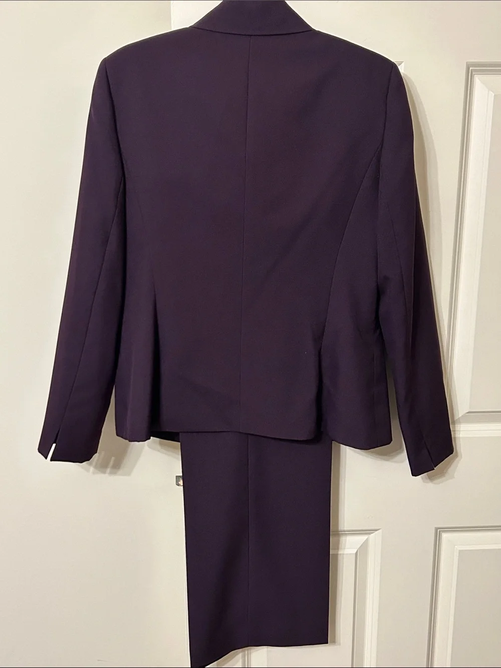 Le Suit Women's Plum Two-Piece Tailored Blazer and Pants - Picture 4 of 4